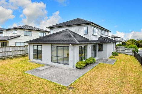 Photo of property in 11 Kuhanui Drive, Karaka, Papakura, 2113