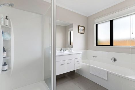 Photo of property in 2 Sunrise Place, Te Aroha, 3320