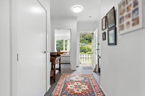 Photo of property in 36 Miles Crescent, Newlands, Wellington, 6037