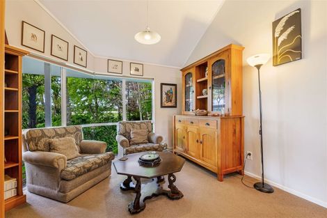 Photo of property in 252 Boord Crescent, Kumeu, 0891