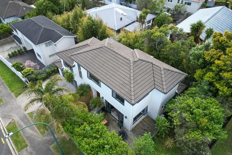 Photo of property in 1 Mana Lane, Pinehill, Auckland, 0632