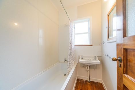 Photo of property in 4 Savage Crescent, West End, Palmerston North, 4412