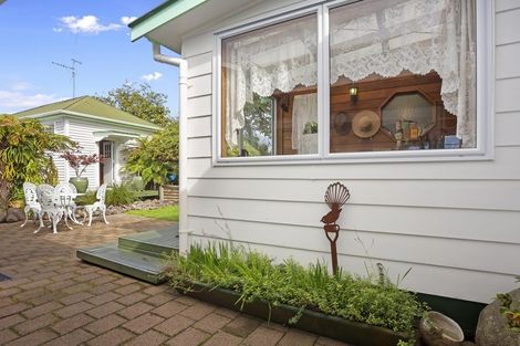 Photo of property in 75-77 Beach Road, Katikati, 3129