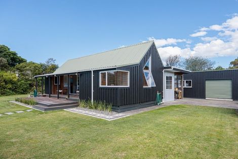 Photo of property in 37 Cedar Road, Te Awanga, 4102
