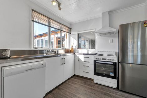 Photo of property in 12 Craig Street, Stratford, 4332