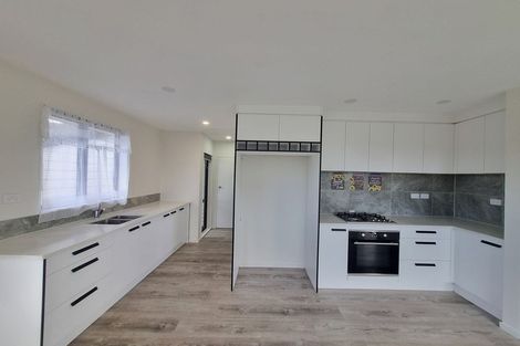 Photo of property in 2 Arnhem Place, Pukekohe, 2120