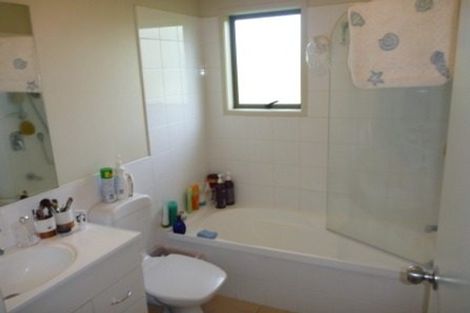 Photo of property in 57 Tiri Tiri Road, Birkdale, Auckland, 0626