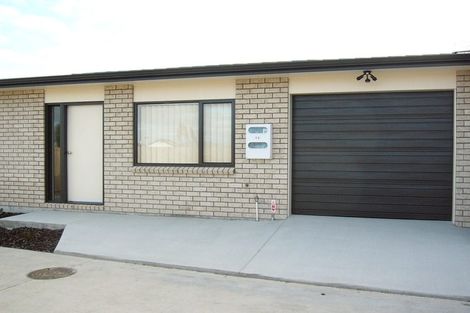 Photo of property in 13/12a Tironui Station Road East, Papakura, 2112