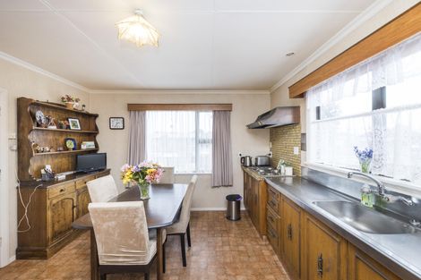 Photo of property in 64 College Street, Awapuni, Palmerston North, 4412