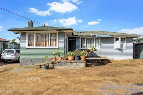 Photo of property in 19 Larnoch Road, Henderson, Auckland, 0610