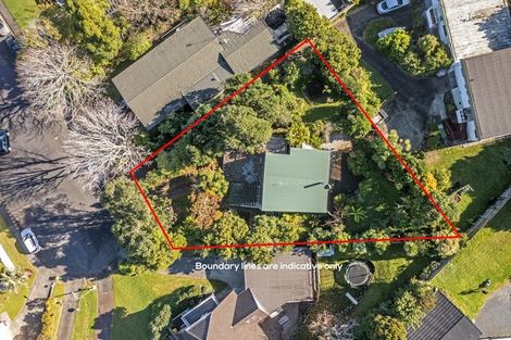 Photo of property in 8 Morlie Place, Torbay, Auckland, 0630