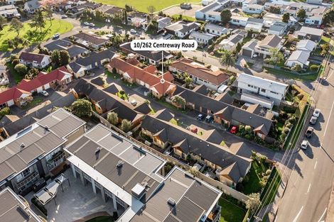 Photo of property in 10/262 Centreway Road, Orewa, 0931