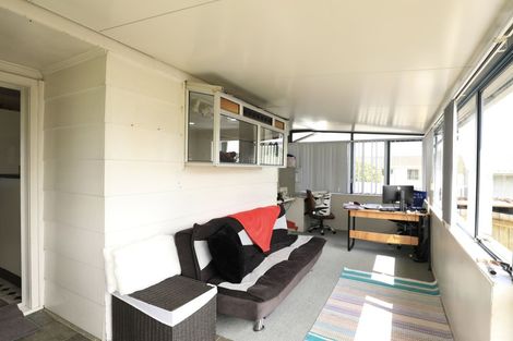 Photo of property in 21 Sikkim Crescent, Clover Park, Auckland, 2019