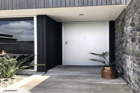Photo of property in 9a Baring Terrace, Strandon, New Plymouth, 4312