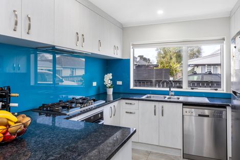 Photo of property in 16 Dolbel Place, Mangere East, Auckland, 2024