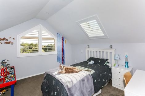 Photo of property in 105 Medhurst Road, Bombay, 2675