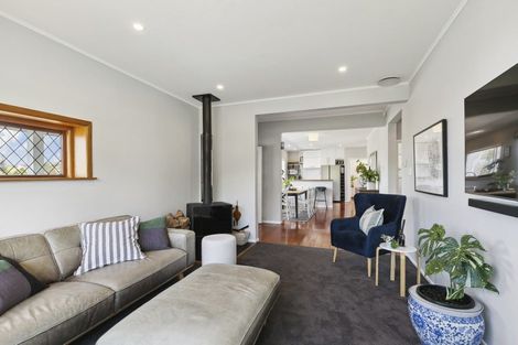 Photo of property in 15 Omar Street, Khandallah, Wellington, 6035