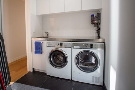 Photo of property in 19 Balmoral Lane, Redcliffs, Christchurch, 8081