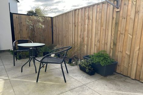 Photo of property in 2/92 Oxford Terrace, Epuni, Lower Hutt, 5011