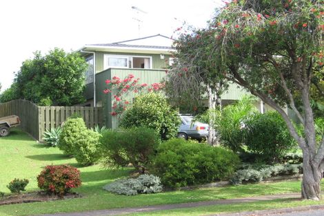 Photo of property in 22 Himalaya Drive, Half Moon Bay, Auckland, 2012