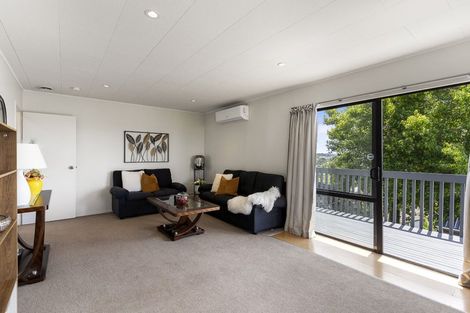 Photo of property in 1/19 Exeter Place, Unsworth Heights, Auckland, 0632