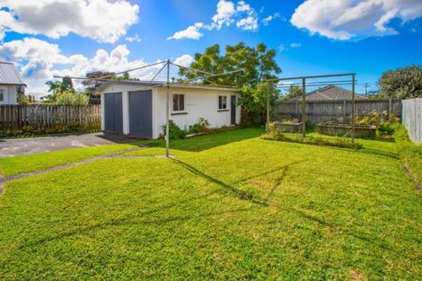 Photo of property in 15 Huia Road, Point Chevalier, Auckland, 1022