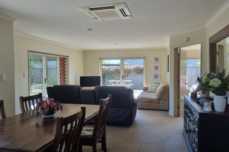 Photo of property in 8 Sackville Street, Martinborough, 5711