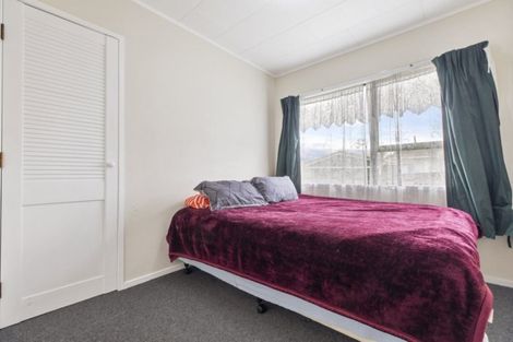 Photo of property in 2/5 Pureora Place, Clendon Park, Auckland, 2103