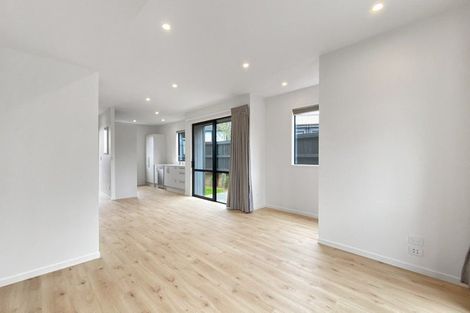 Photo of property in 17b Cessna Crescent, Mangere, Auckland, 2022