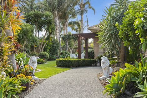 Photo of property in 15 Saint Heliers Place, Papamoa Beach, Papamoa, 3118
