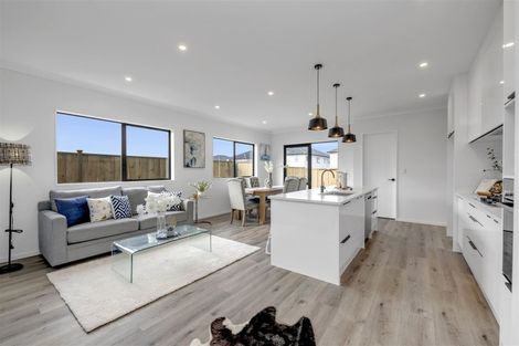 Photo of property in 215a Murphys Road, Flat Bush, Auckland, 2019