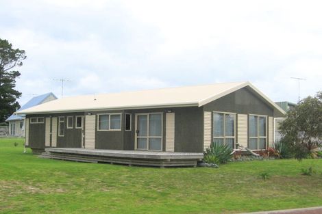 Photo of property in 133 Kowhai Avenue, Matarangi, Whitianga, 3592