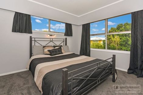 Photo of property in 2/240 Forrest Hill Road, Forrest Hill, Auckland, 0620