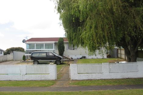 Photo of property in 41 Moncrieff Avenue, Clendon Park, Auckland, 2103