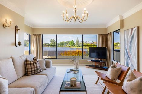 Photo of property in 76 Lake Crescent, Hamilton Lake, Hamilton, 3204