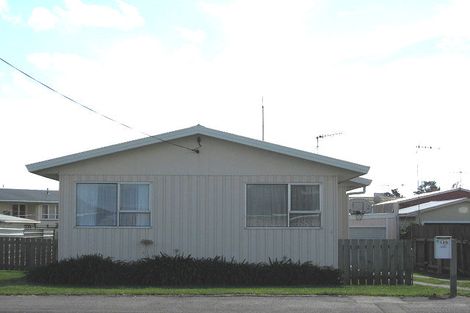 Photo of property in 140 Puriri Street, Castlecliff, Whanganui, 4501
