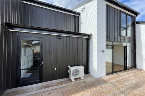 Photo of property in 7c Reg Pearce Way, Glen Innes, Auckland, 1072