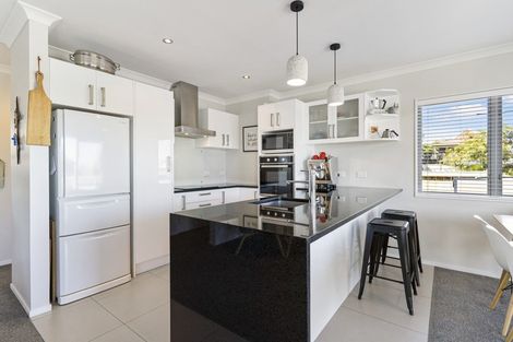 Photo of property in 124a Prince Regent Drive, Half Moon Bay, Auckland, 2012