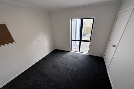 Photo of property in 8d Charlenne Close, Ranui, Auckland, 0612