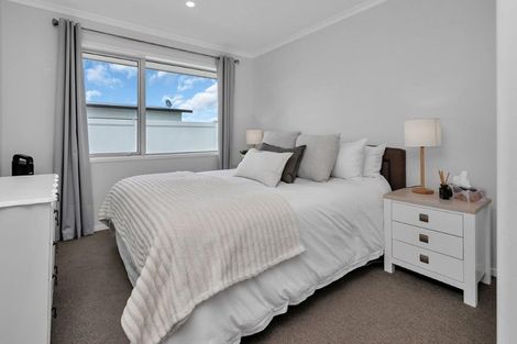 Photo of property in 16 Maturiki Drive, One Tree Point, 0118