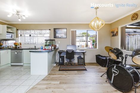 Photo of property in 48 Robert Ross Place, Clendon Park, Auckland, 2103