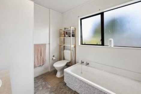 Photo of property in 81c Kawaha Point Road, Kawaha Point, Rotorua, 3010
