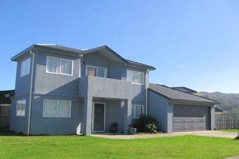 Photo of property in 144 Woodman Drive, Tawa, Wellington, 5028