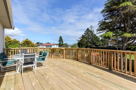 Photo of property in 8 Newbury Place, Waitara, 4320