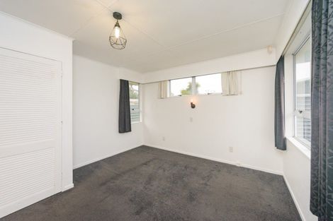 Photo of property in 28 Rhodes Drive, Kelvin Grove, Palmerston North, 4414