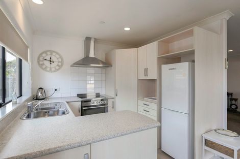 Photo of property in 8 Ian Peter Way, Otaki, 5512