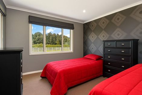 Photo of property in 85 Emerald Hill Drive, Birchville, Upper Hutt, 5018