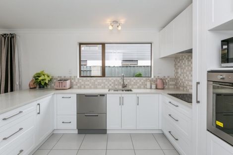 Photo of property in 27 Surrey Street, Taradale, Napier, 4112