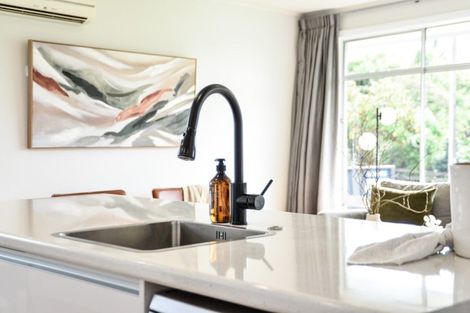 Photo of property in 11 Gerrand Place, Chedworth, Hamilton, 3210