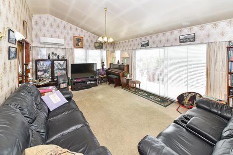 Photo of property in 12 Bexley Place, Pahurehure, Papakura, 2113